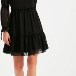 Trendyol Vrouwen Standaard Mouw Ronde Hals Schaatser Jurk