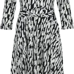 Cassis Lange Jurk Met Grafisch Motief -Trendy Meid Verkoop 547x1200