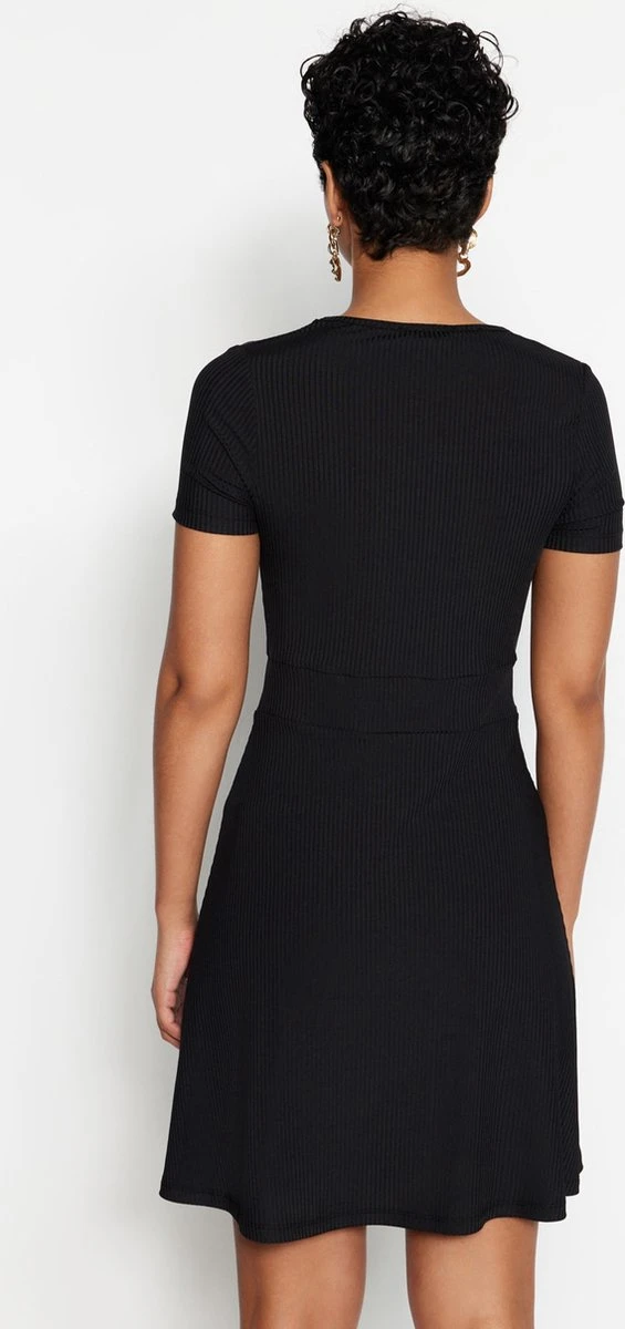 Trendyol Vrouwen Standaard Mouw Cache-coeur A-lijn Jurk 4 Trendyol Vrouwen Standaard Mouw Cache-coeur A-lijn Jurk - Afbeelding 4