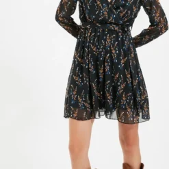 Trendyol Vrouwen Gepofte/ruche Mouw Cache-coeur Schaatser Jurk 15 Trendyol Vrouwen Gepofte/ruche Mouw Cache-coeur Schaatser Jurk -Trendy Meid Verkoop 589x1200 2