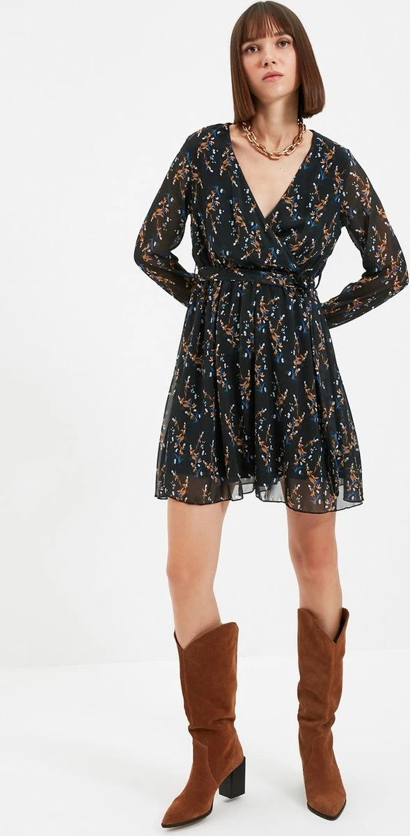 Trendyol Vrouwen Gepofte/ruche Mouw Cache-coeur Schaatser Jurk 8 Trendyol Vrouwen Gepofte/ruche Mouw Cache-coeur Schaatser Jurk - Afbeelding 8