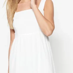 Trendyol Vrouwen Standaard Mouw Vierkante Kraag Basis Jurk -Trendy Meid Verkoop 661x1200 10