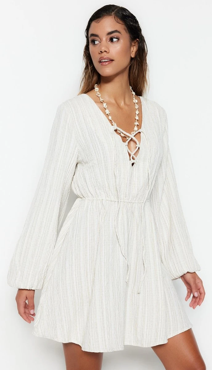 Trendyol Vrouwen Ballon Mouw V-hals Aangerimpelde Jurk Jurk 1 Trendyol Vrouwen Ballon Mouw V-hals Aangerimpelde Jurk Jurk