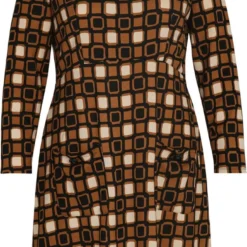 Paprika Korte Jurk In Crêpe Met Grafisch Motief 17 Paprika Korte Jurk In Crêpe Met Grafisch Motief -Trendy Meid Verkoop 690x1200 6