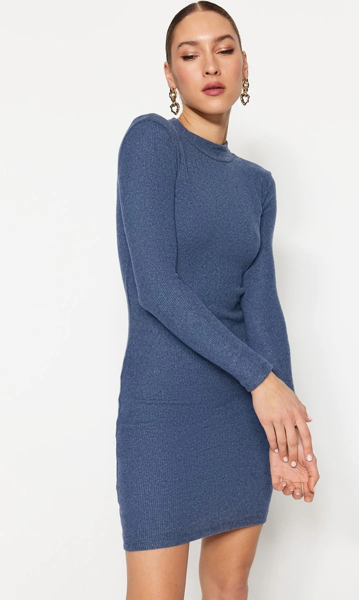 Trendyol Vrouwen Standaard Mouw Staande Kraag Bodycon Jurk 9 Trendyol Vrouwen Standaard Mouw Staande Kraag Bodycon Jurk - Afbeelding 9