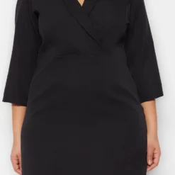 Trendyol Vrouwen Standaard Mouw V-hals Bodycon Plus Size Jurk -Trendy Meid Verkoop 746x1200 1