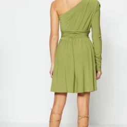 Trendyol Vrouwen Een Schouder Asymmetrische Kraag Schaatser Jurk -Trendy Meid Verkoop 752x1200 1