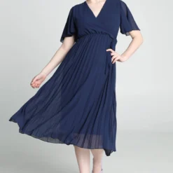 Cassis Korte, Effen Plisséjurk Met Wikkelkraag En Knoop -Trendy Meid Verkoop 799x1200 152