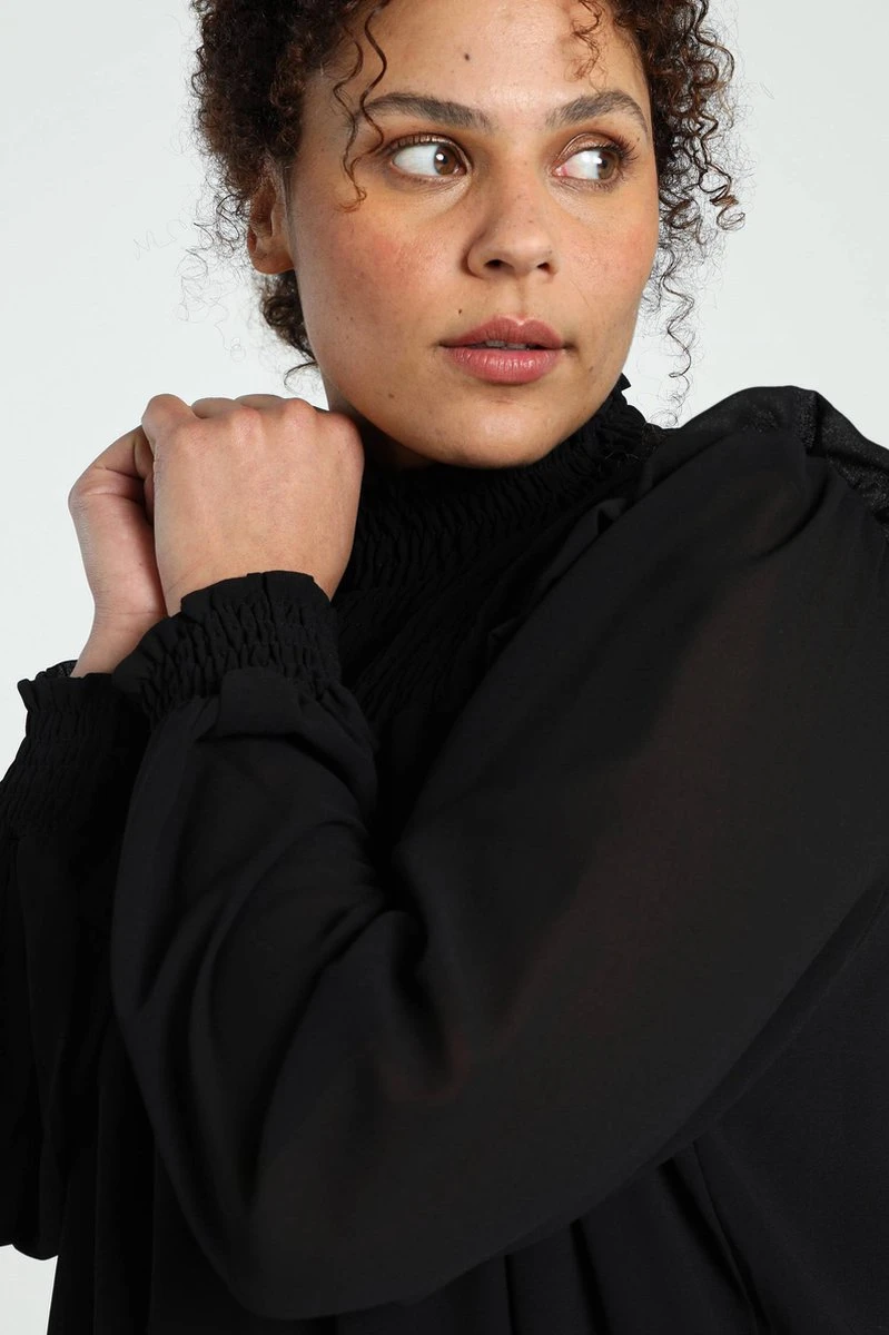 Paprika Korte, Effen Jurk In Voile Met Smokwerk 4 Paprika Korte, Effen Jurk In Voile Met Smokwerk - Afbeelding 4