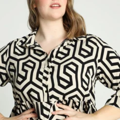 Paprika Halflange Jurk In Viscose Met Geometrisch Motief En Knopen -Trendy Meid Verkoop 799x1200 236