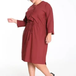 Promiss Korte, Effen Jurk In Travelwearstof -Trendy Meid Verkoop 799x1200 263