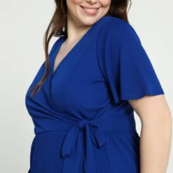 Promiss Lange, Effen Plisséjurk Met Valse Wikkelkraag -Trendy Meid Verkoop 799x1200 273