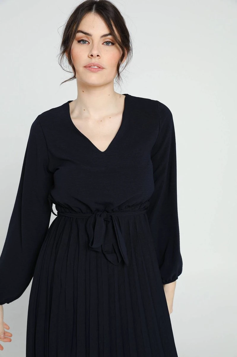 Cassis Lange, Effen Plisséjurk Met Riem 8 Cassis Lange, Effen Plisséjurk Met Riem - Afbeelding 8