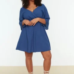 Trendyol Vrouwen Off-shoulder Cache-coeur Omslag Plus Size Jurk