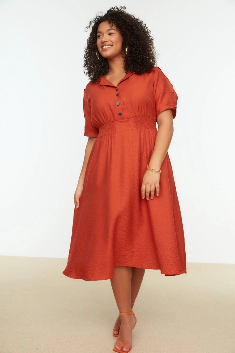 Trendyol Vrouwen Standaard Mouw Kraag A-lijn Plus Size Jurk 1 Trendyol Vrouwen Standaard Mouw Kraag A-lijn Plus Size Jurk