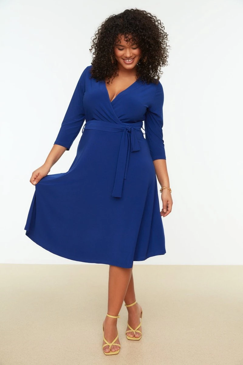 Trendyol Vrouwen Standaard Mouw Dubbele Rij Knopen A-lijn Plus Size Jurk 1 Trendyol Vrouwen Standaard Mouw Dubbele Rij Knopen A-lijn Plus Size Jurk