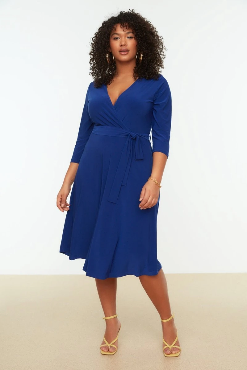 Trendyol Vrouwen Standaard Mouw Dubbele Rij Knopen A-lijn Plus Size Jurk 9 Trendyol Vrouwen Standaard Mouw Dubbele Rij Knopen A-lijn Plus Size Jurk - Afbeelding 9