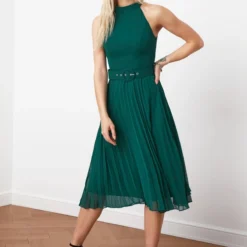 Trendyol Vrouwen Raglan Mouw Halternek A-lijn Jurk