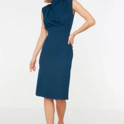 Trendyol Vrouwen Standaard Mouw Staande Kraag Basis Jurk