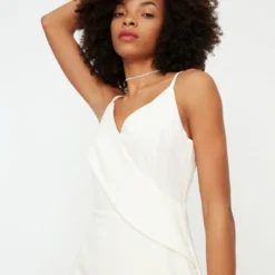 Trendyol Vrouwen Standaard Mouw V-hals A-lijn Jurk 13 Trendyol Vrouwen Standaard Mouw V-hals A-lijn Jurk -Trendy Meid Verkoop 800x1200 739