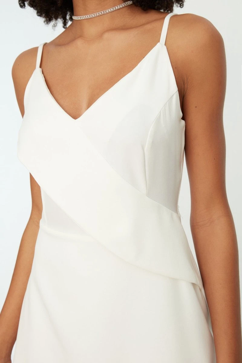 Trendyol Vrouwen Standaard Mouw V-hals A-lijn Jurk 7 Trendyol Vrouwen Standaard Mouw V-hals A-lijn Jurk - Afbeelding 7