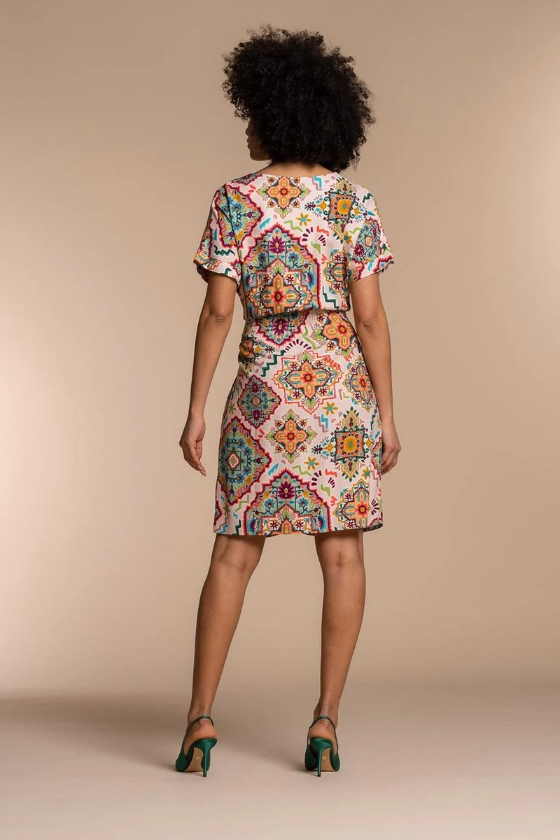 Geisha Jurk Midi Dress Grafische Ethnic Print 37149 20 Off-white/coral/kerry Combi Dames Maat - XS 4 Geisha Jurk Midi Dress Grafische Ethnic Print 37149 20 Off-white/coral/kerry Combi Dames Maat - XS - Afbeelding 4