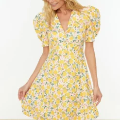 Trendyol Vrouwen Ballon Mouw Reverskraag Schaatser Jurk