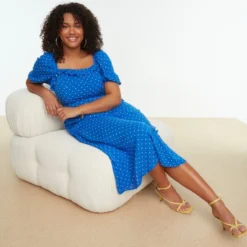 Trendyol Vrouwen Gepofte/ruche Mouw Vierkante Kraag A-lijn Plus Size Jurk -Trendy Meid Verkoop 800x1200 979