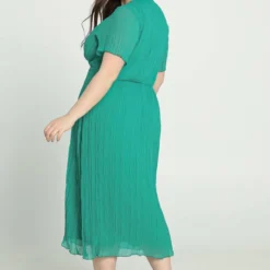 Promiss Halflange, Effen Plisséjurk Met Wikkelkraag En Juweelriem -Trendy Meid Verkoop 805x1200 17