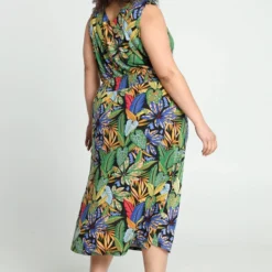 Paprika Lange Jurk In Viscose Met Hawai Print En Smalle Schouderbandjes -Trendy Meid Verkoop 807x1200 1