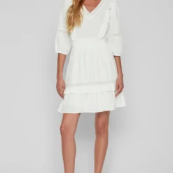 Vila Jurk Viakacia 3/4 V-neck Short Dress/wc 14083703 Cloud Dancer Dames Maat - 44 -Trendy Meid Verkoop 809x1200 3
