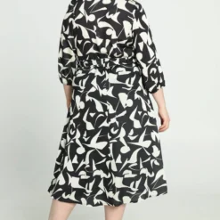 Promiss Halflange Jurk Met Grafisch Motief, Valse Wikkelkraag En Riem -Trendy Meid Verkoop 810x1200 28