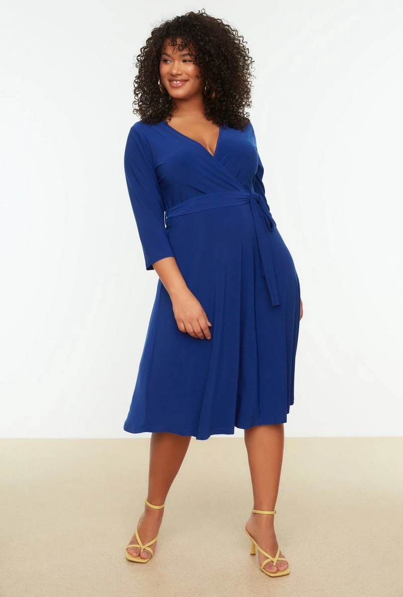Trendyol Vrouwen Standaard Mouw Dubbele Rij Knopen A-lijn Plus Size Jurk 6 Trendyol Vrouwen Standaard Mouw Dubbele Rij Knopen A-lijn Plus Size Jurk - Afbeelding 6