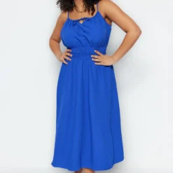 Trendyol Vrouwen Standaard Mouw V-hals Schaatser Grote Maten Jurk