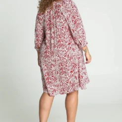 Paprika Korte Jurk In Viscose Met Bloemenmotief En Raglanmouwen 18 Paprika Korte Jurk In Viscose Met Bloemenmotief En Raglanmouwen -Trendy Meid Verkoop 811x1200 24