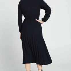 Cassis Lange, Effen Plisséjurk Met Riem 18 Cassis Lange, Effen Plisséjurk Met Riem -Trendy Meid Verkoop 812x1200 5