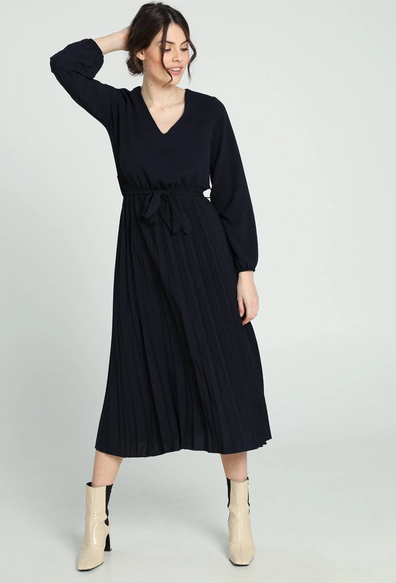 Cassis Lange, Effen Plisséjurk Met Riem 7 Cassis Lange, Effen Plisséjurk Met Riem - Afbeelding 7