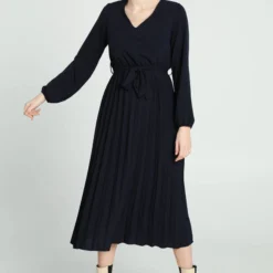 Cassis Lange, Effen Plisséjurk Met Riem 15 Cassis Lange, Effen Plisséjurk Met Riem -Trendy Meid Verkoop 819x1200 4