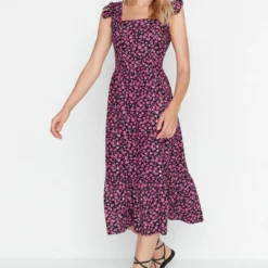 Trendyol Vrouwen Gepofte/ruche Mouw Vierkante Kraag A-lijn Jurk