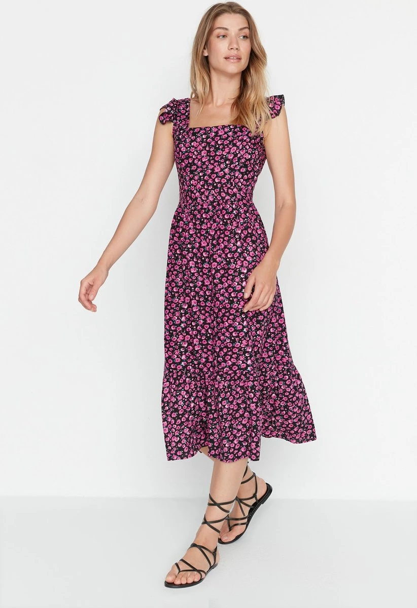 Trendyol Vrouwen Gepofte/ruche Mouw Vierkante Kraag A-lijn Jurk 1 Trendyol Vrouwen Gepofte/ruche Mouw Vierkante Kraag A-lijn Jurk