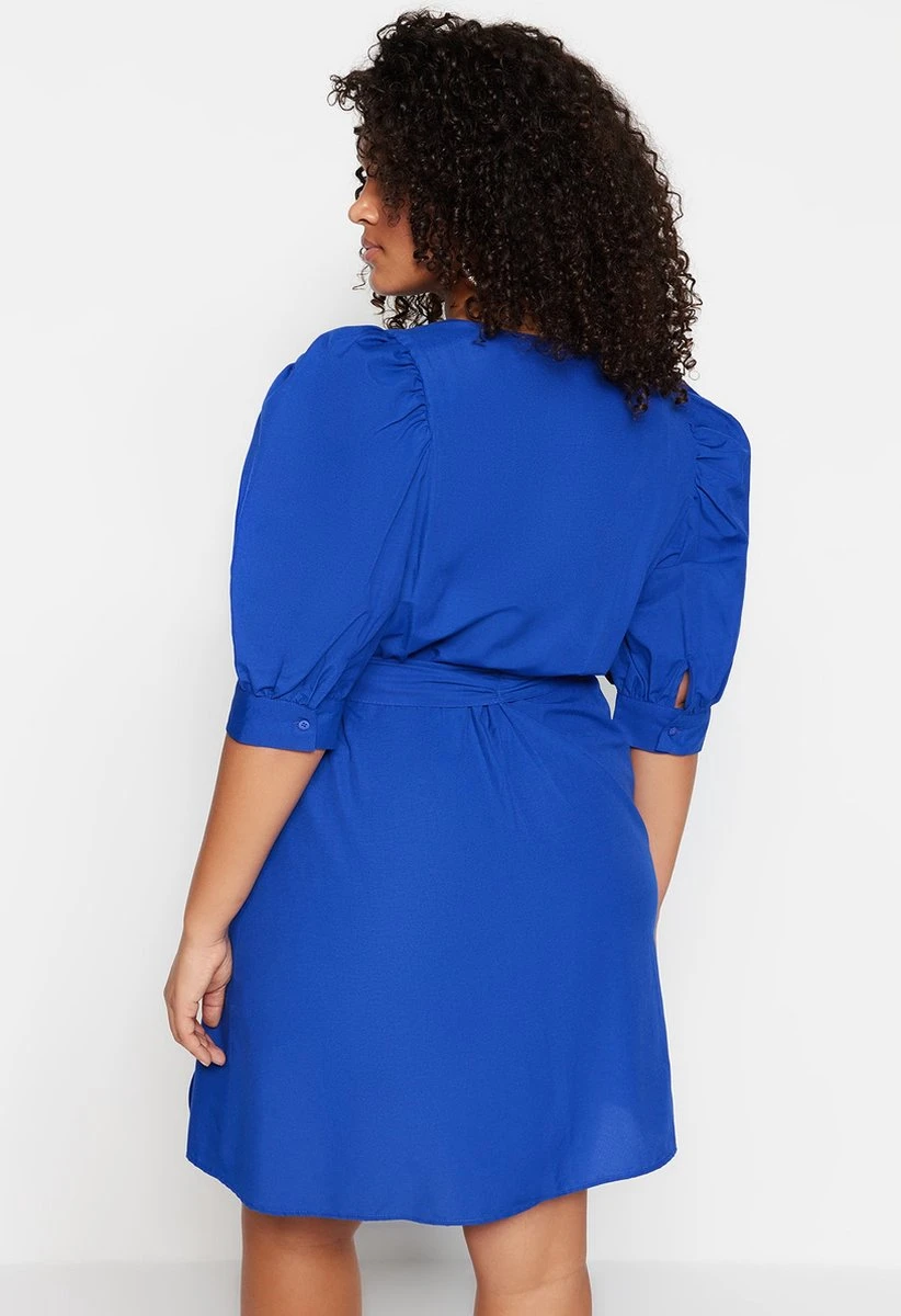 Trendyol Vrouwen Gepofte/ruche Mouw V-hals Omslag Grote Maten Jurk 2 Trendyol Vrouwen Gepofte/ruche Mouw V-hals Omslag Grote Maten Jurk - Afbeelding 2