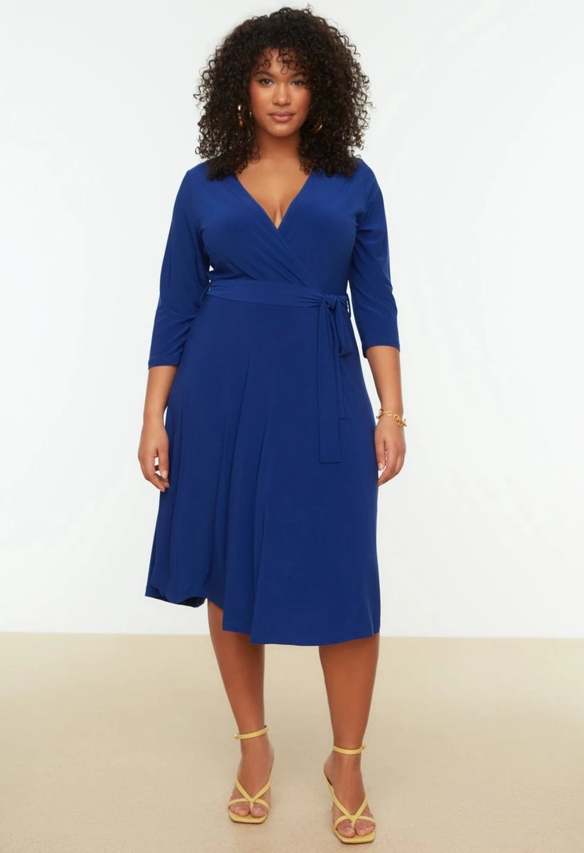 Trendyol Vrouwen Standaard Mouw Dubbele Rij Knopen A-lijn Plus Size Jurk 8 Trendyol Vrouwen Standaard Mouw Dubbele Rij Knopen A-lijn Plus Size Jurk - Afbeelding 8
