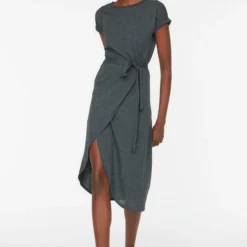 Trendyol Vrouwen Standaard Mouw Ronde Hals Omslag Jurk