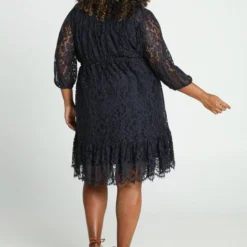 Paprika Korte, Effen Jurk Met Kant -Trendy Meid Verkoop 831x1200 2