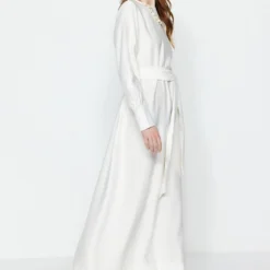 Trendyol Vrouwen Standaard Mouw Ronde Hals Verschuiving Jurk