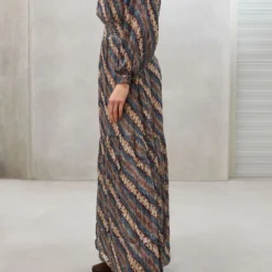 Ibana Dames Jurk / Dames Kleding - Donna Print Lurex - Blauw Combi - Maat 36 6 Ibana Dames Jurk / Dames Kleding - Donna Print Lurex - Blauw Combi - Maat 36 -Trendy Meid Verkoop 848x1200 2